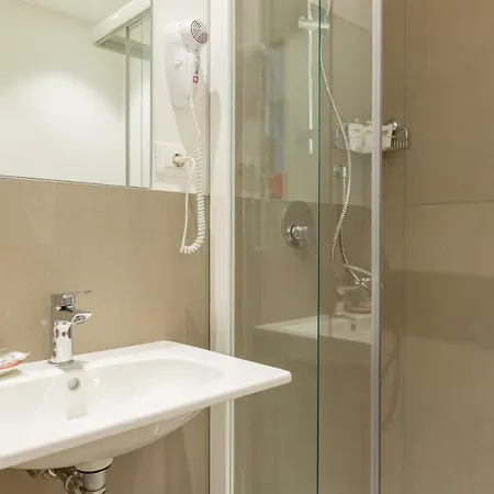 Open Doors 4* Verona